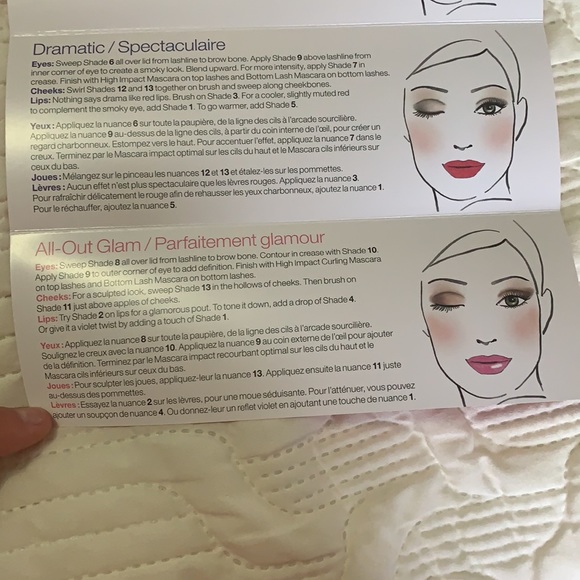 Clinique Seasons Worth of Pretty holiday 2011 kit - Picture 5 of 10